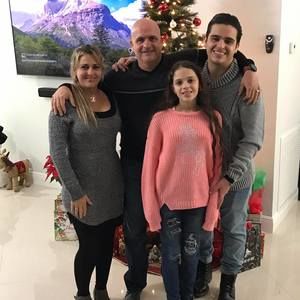 Meet your Posher, Carlos javier